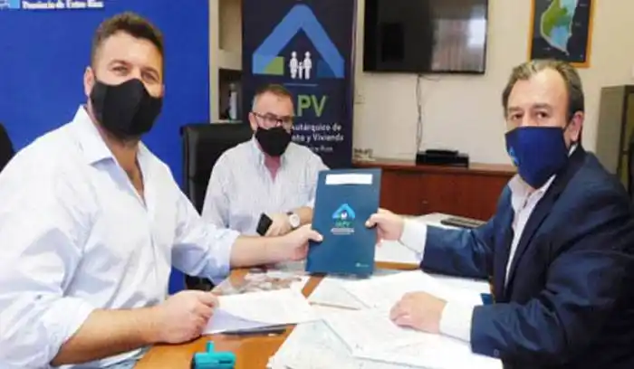 La provincia rubricó convenios para construir nuevas viviendas en Federal