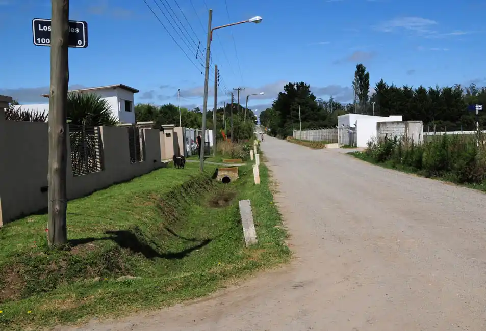 Pavimentarán dos cuadras de Pedersen, luego de resolver el tratamiento del canal