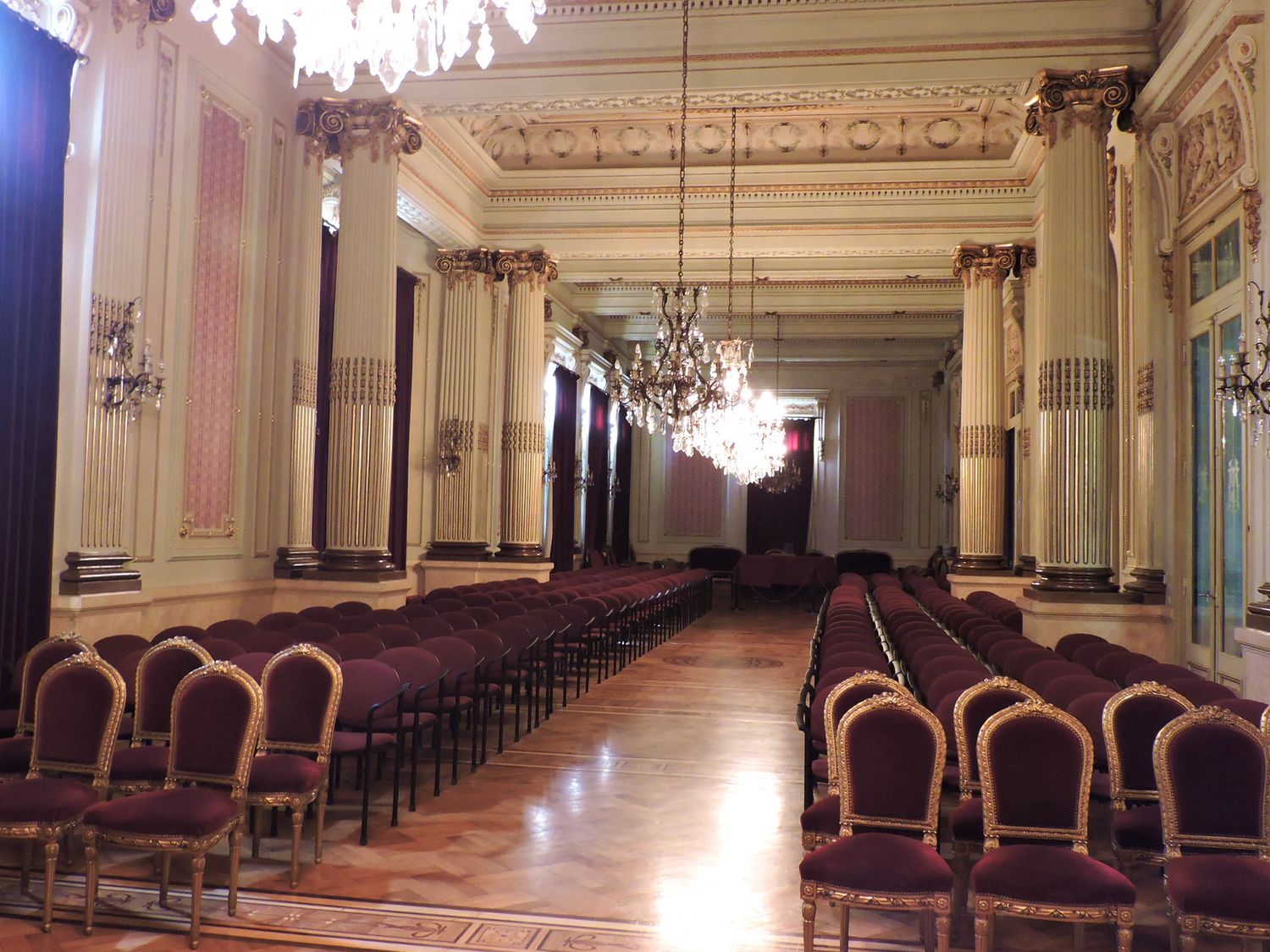 Denegaron el Salón Blanco para un evento arancelado