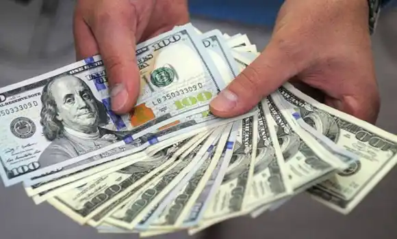 NO SE DETIENE: Dólar paralelo supera la barrera de los 330.000 bolívares