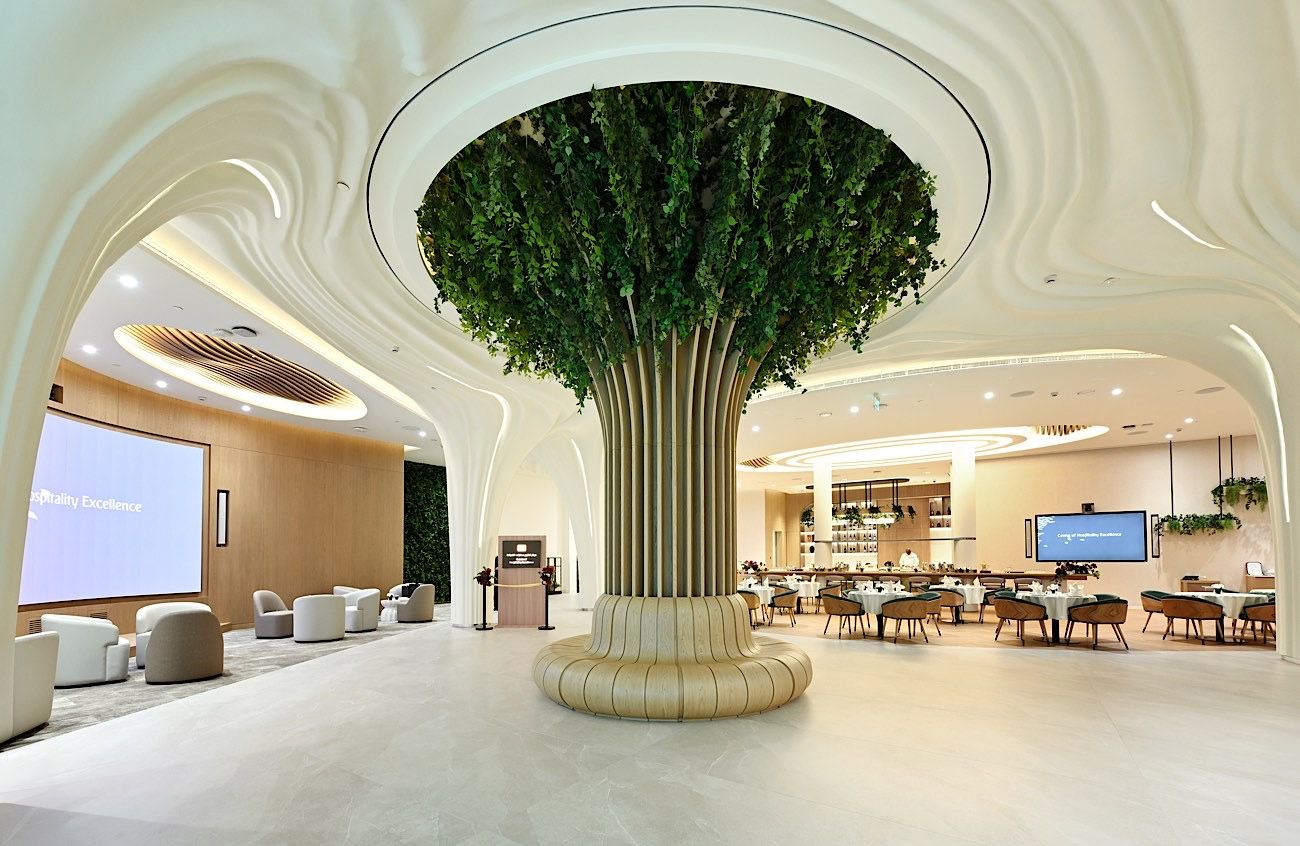 Lujo, gastronomía y 8 millones de dólares: el nuevo centro de Emirates para sus tripulantes de cabina de pasajeros