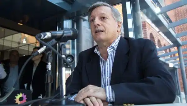Aranguren aseguró que no subirán más los combustibles en 2016