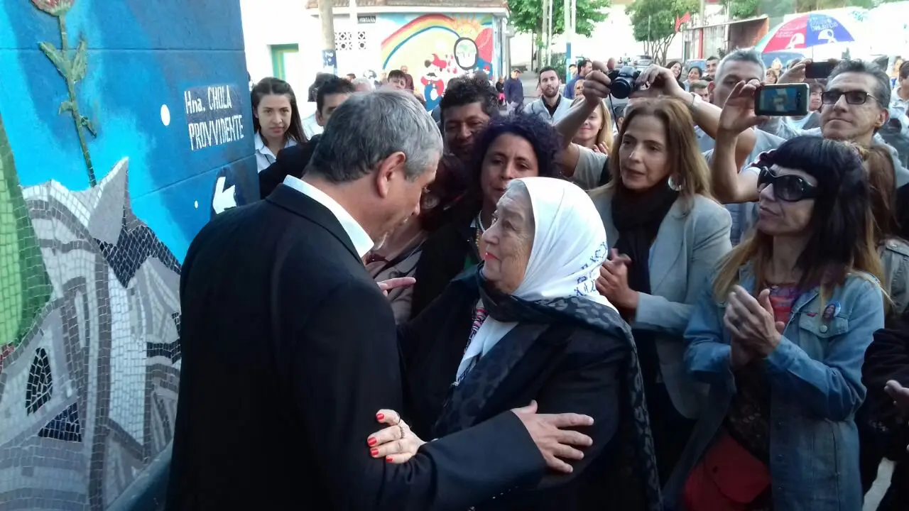 Intendentes y legisladores kirchneristas se solidarizaron con Hebe de Bonafini tras las amenazas de muerte