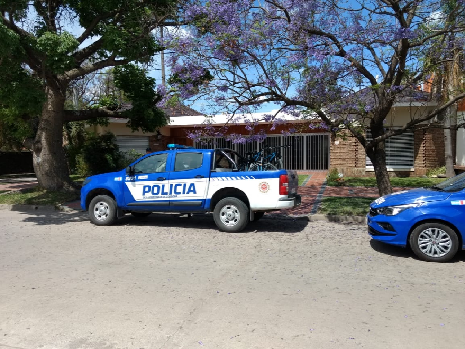 Violento asalto a matrimonio: se llevan alhajas, dinero y el auto