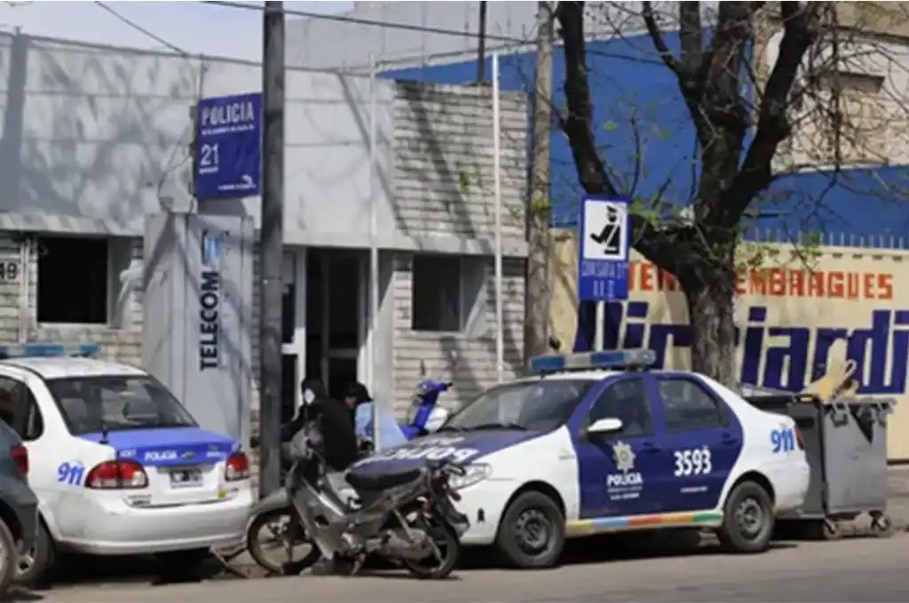 Se fugaron 3 presos de la comisaría 21ª de Rosario: huyeron por los techos