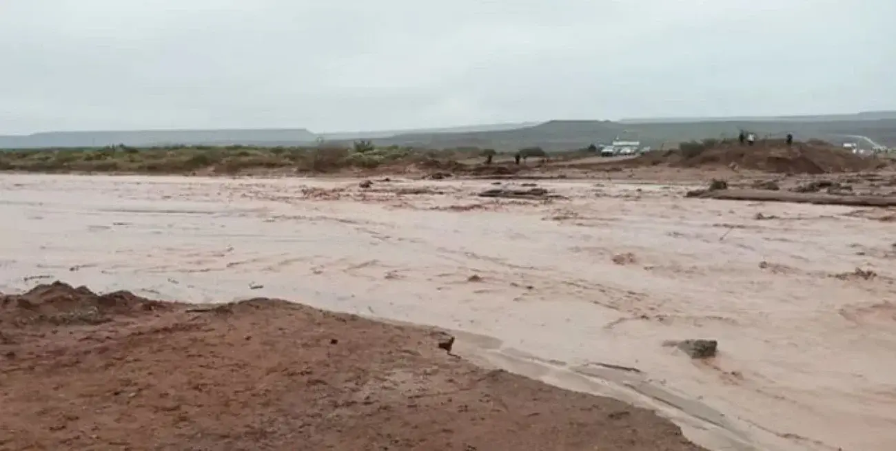 Crecida en Neuquén arrasó con desvíos y dejó aislada a la localidad de Rincón de los Sauces