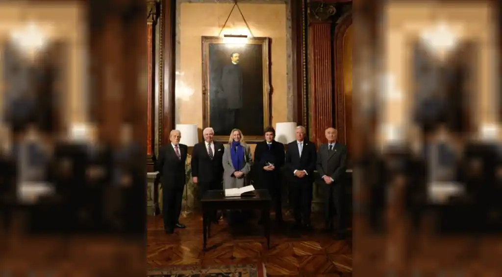 Javier Milei en el Jockey Club