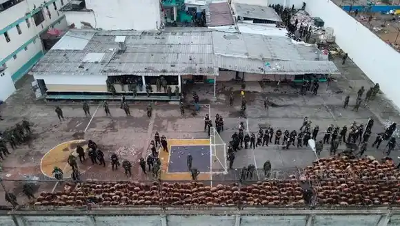 Enfrentamiento entre presos deja 14 muertos en Ecuador