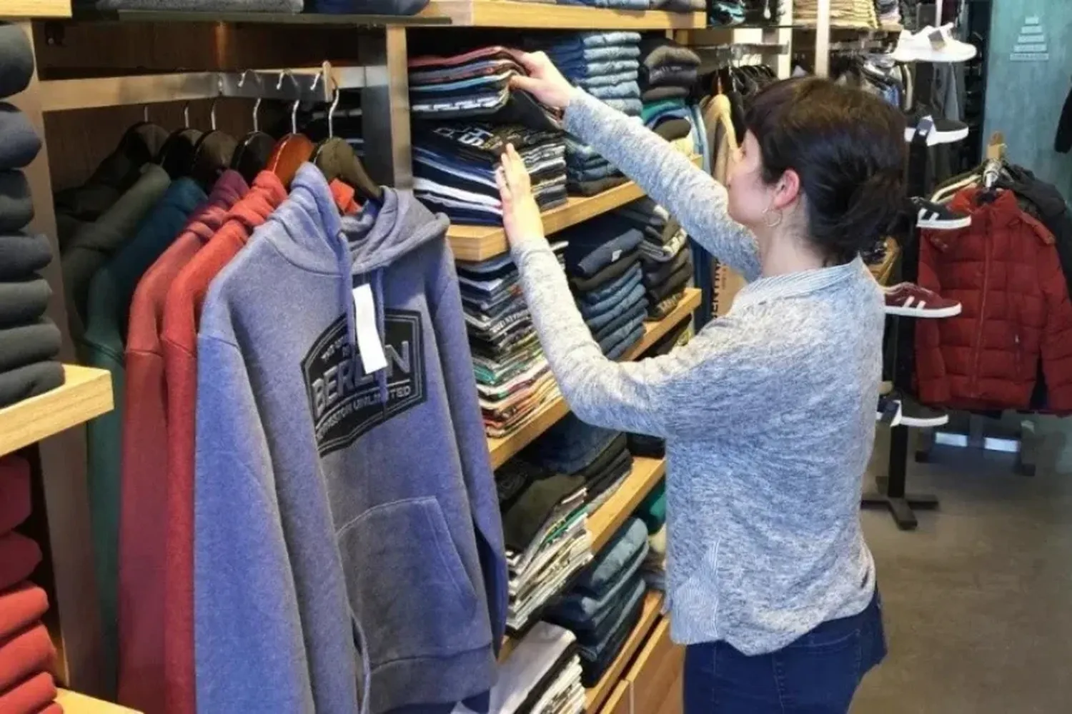 Precios Justos: qué marcas de ropa y calzado venden productos a valores de mayo