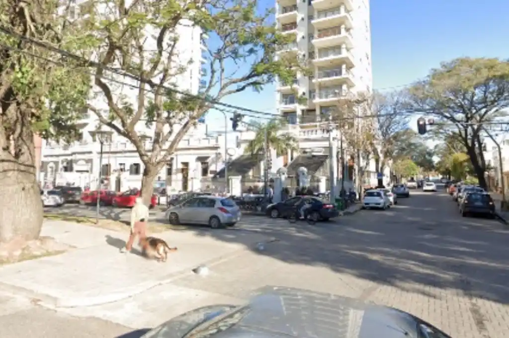 Robaron en una reconocida pastelería de bulevar Gálvez en Santa Fe