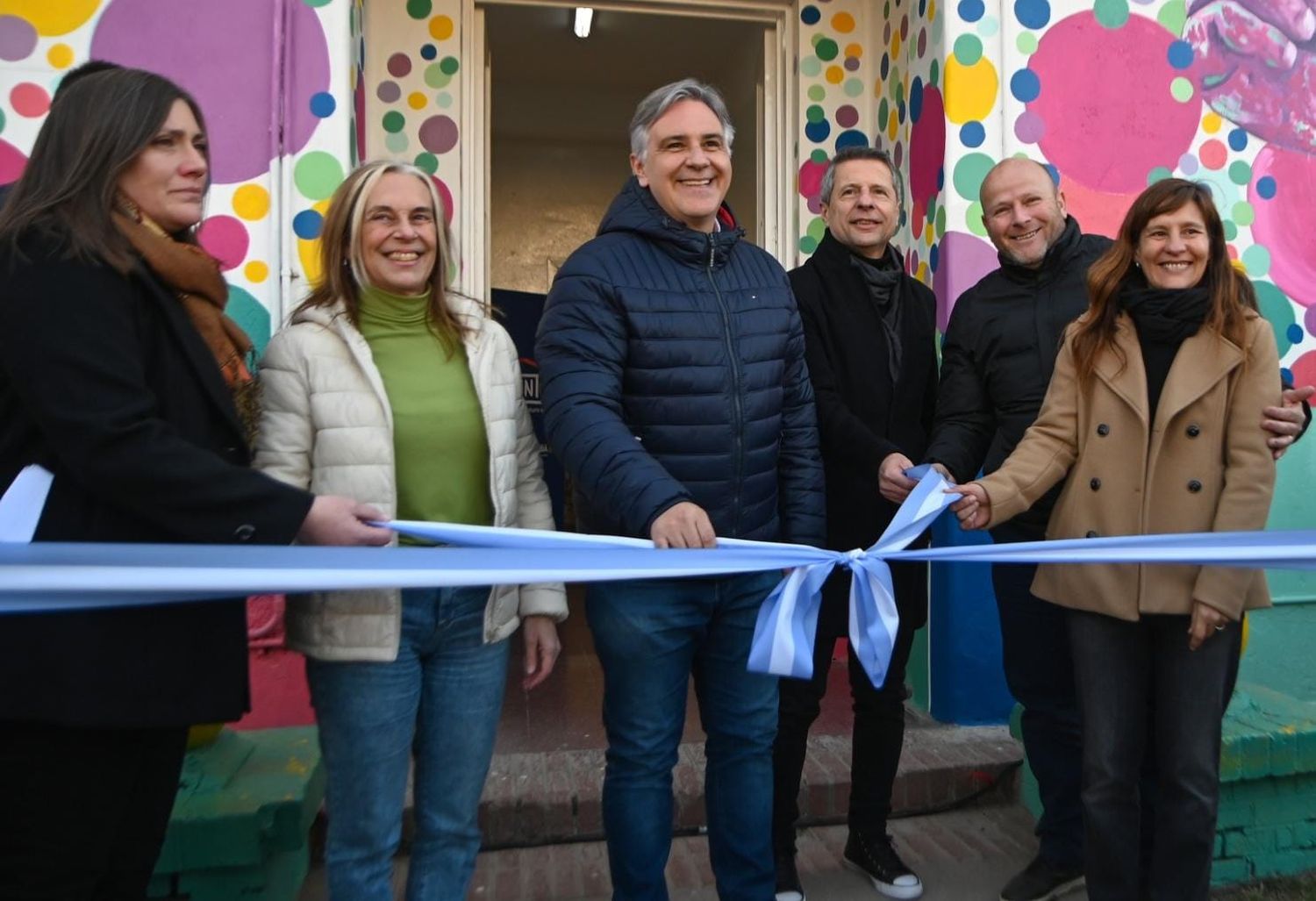 Llaryora en San Francisco: inauguró la puesta en valor de la residencia Alfonsina Storni  y entregó móviles policiales