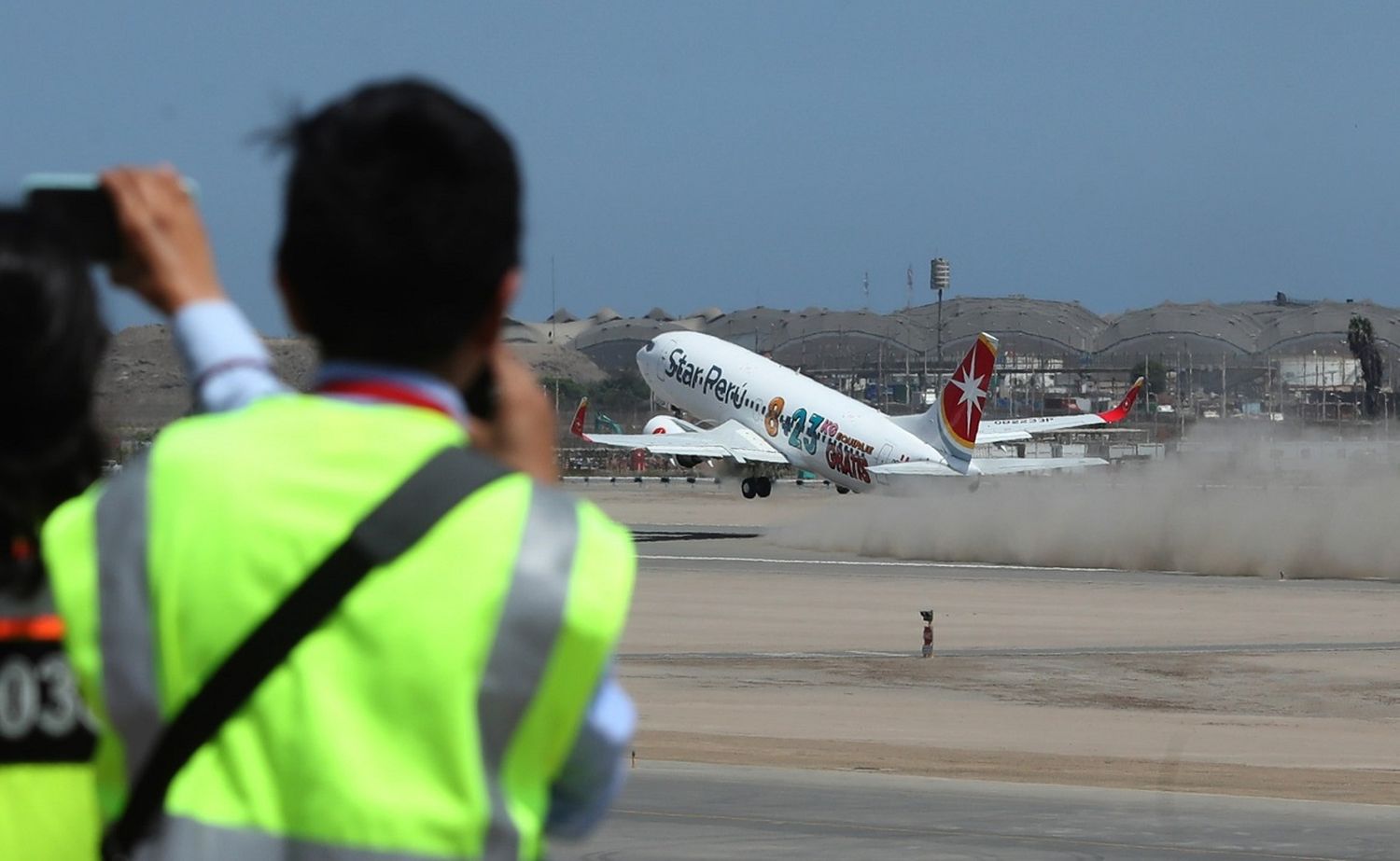 El Aeropuerto de Lima inaugura su segunda pista y su nueva torre de control