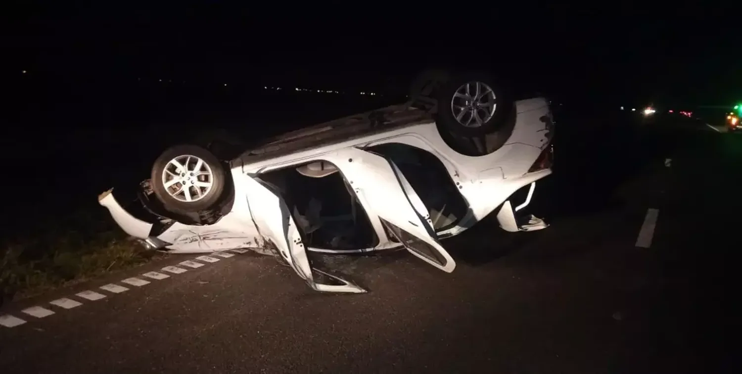 Por esquivar vacunos en la autopista Santa Fe – Rosario, terminaron accidentados