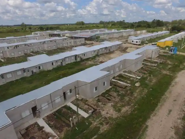 Continúan los trabajos en la obra de las 150 viviendas "Techo Digno" 