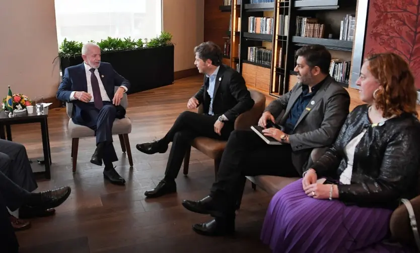 El gobernador Kicillof, en México, volvió a mostrarse con Lula