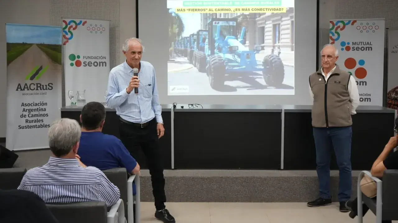 Funcionarios de la localidad de Sunchales participaron de una jornada sobre gestión sustentable de caminos rurales