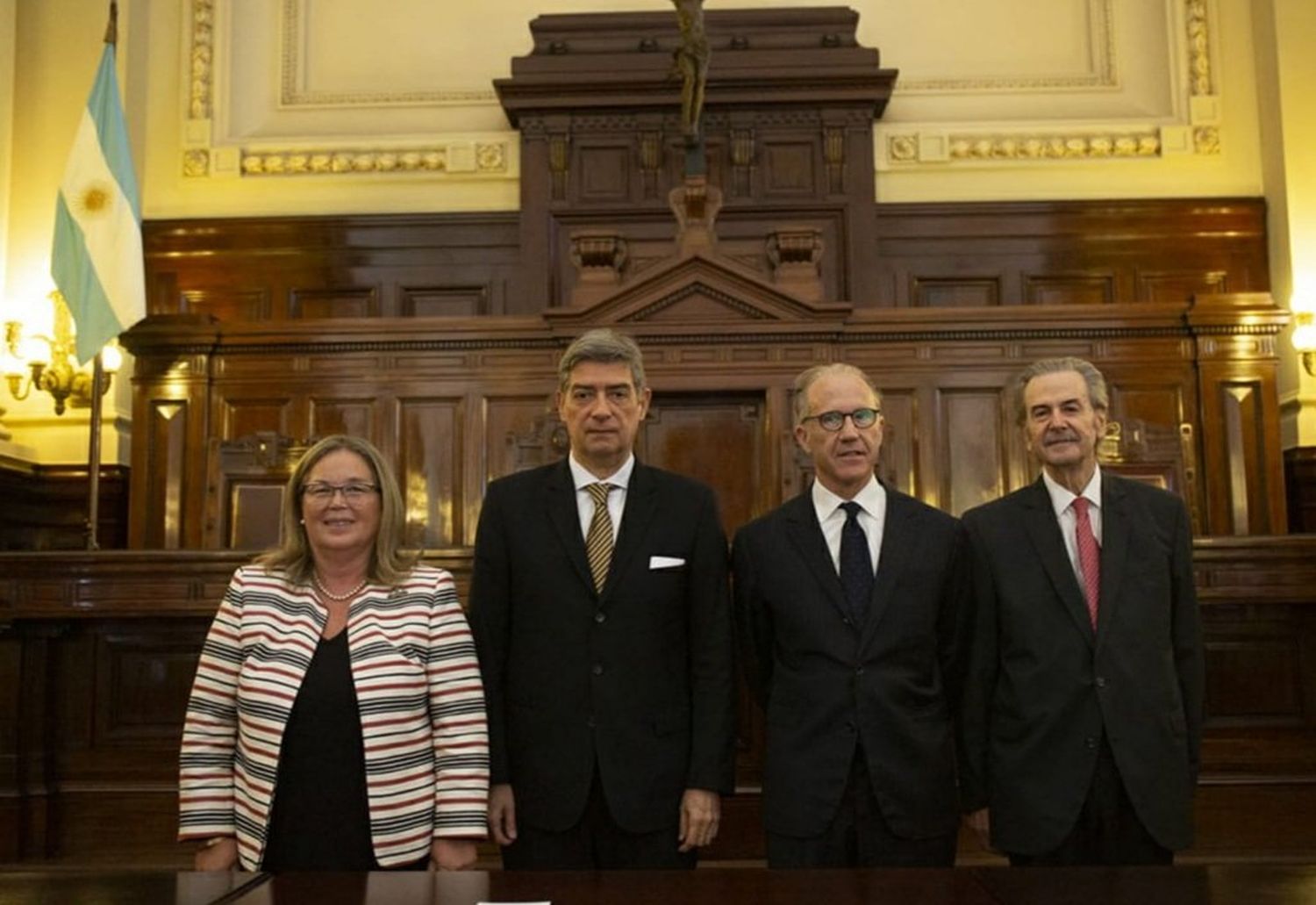 La presidenta del STJ participó del encuentro en la Corte Suprema