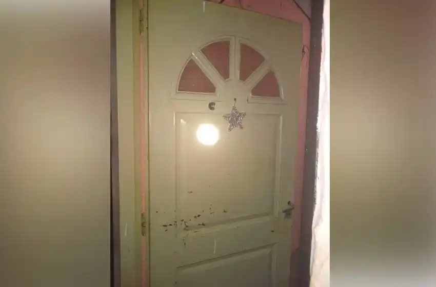 Brutal ataque a una familia: una abuela dormía con su nieto de 16 años y los despertó una lluvia de balas