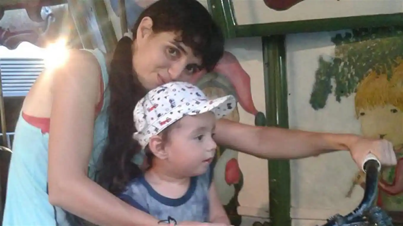  Arrestaron al padrastro de Georgina, la joven hallada muerta en Tigre