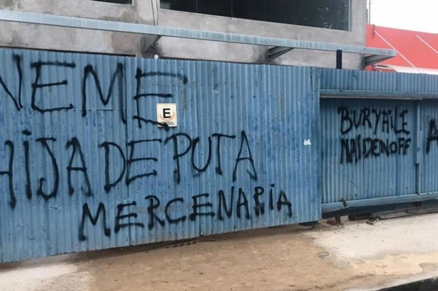 Las calles de Formosa amanecieron repletas de panfletos y pintadas