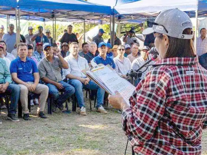 Se lanzó en Las Lomitas campaña
de siembra de maíz y cucurbitáceas
