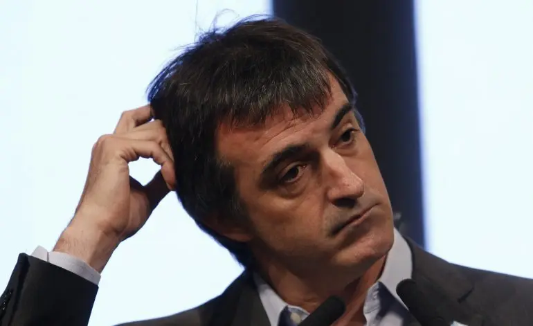 Para Esteban Bullrich "no hay problemas financieros de fondo", y culpó a la "incertidumbre electoral"