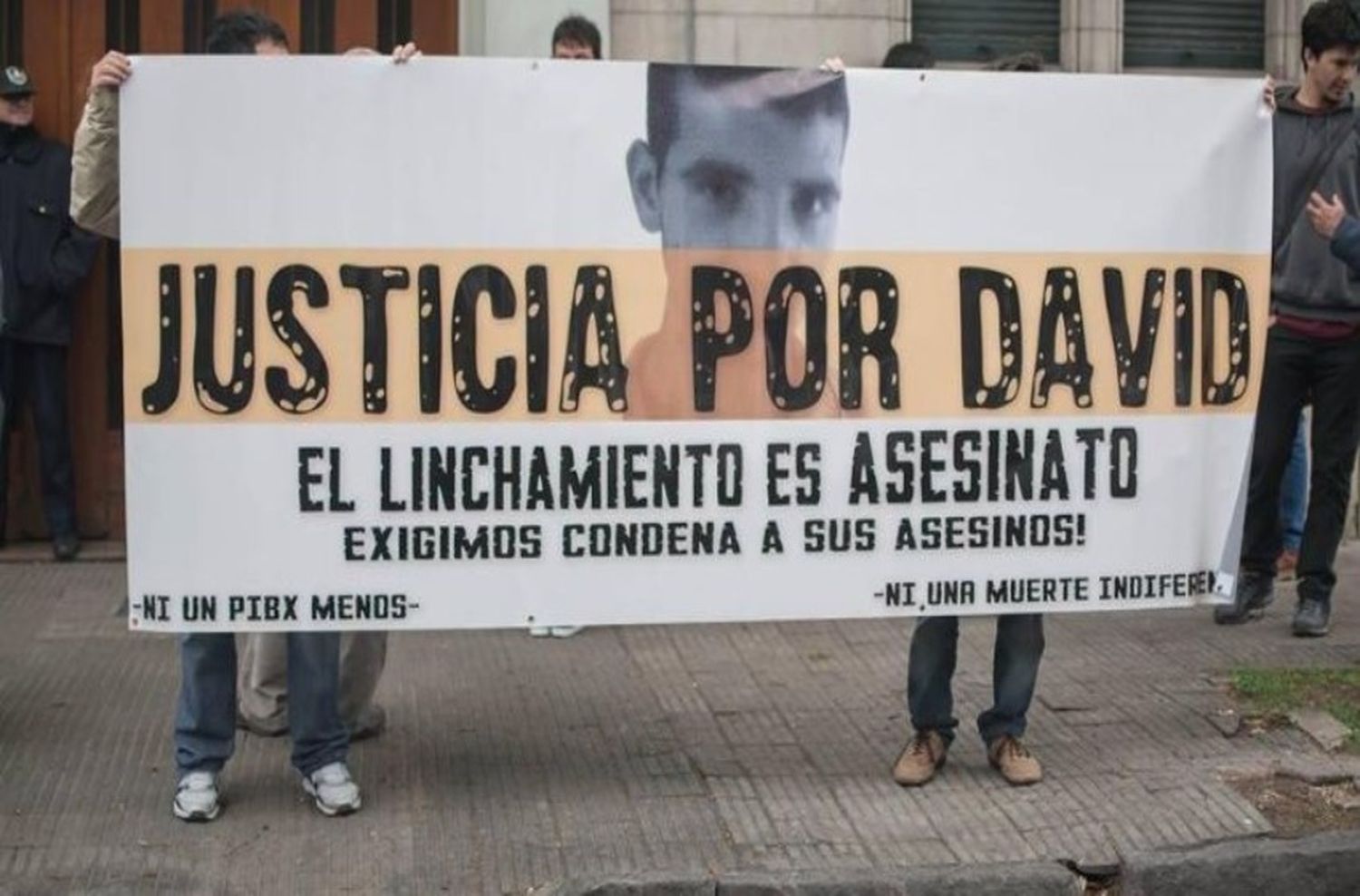 Condenaron a tres años de prisión a uno de los partícipes del linchamiento a David Moreira
