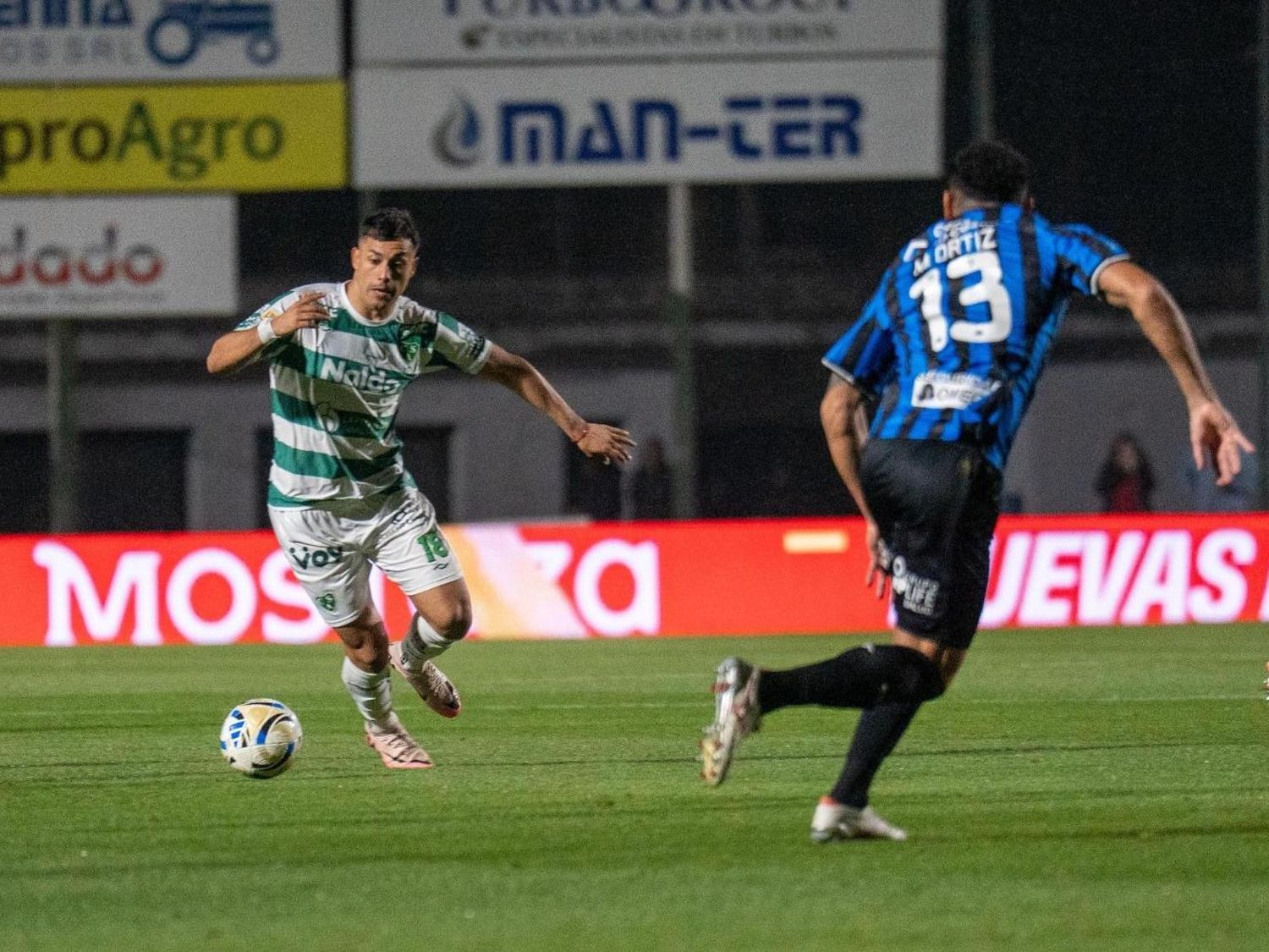 Atlético remontó y rescató un punto frente a Sarmiento