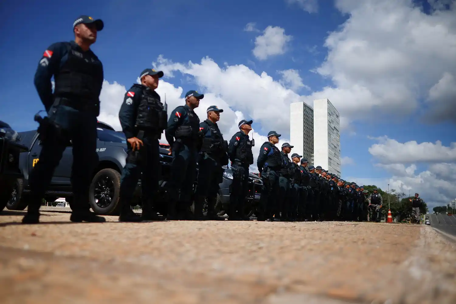 Un magistrado ordenó reforzar la seguridad en los edificios públicos.
