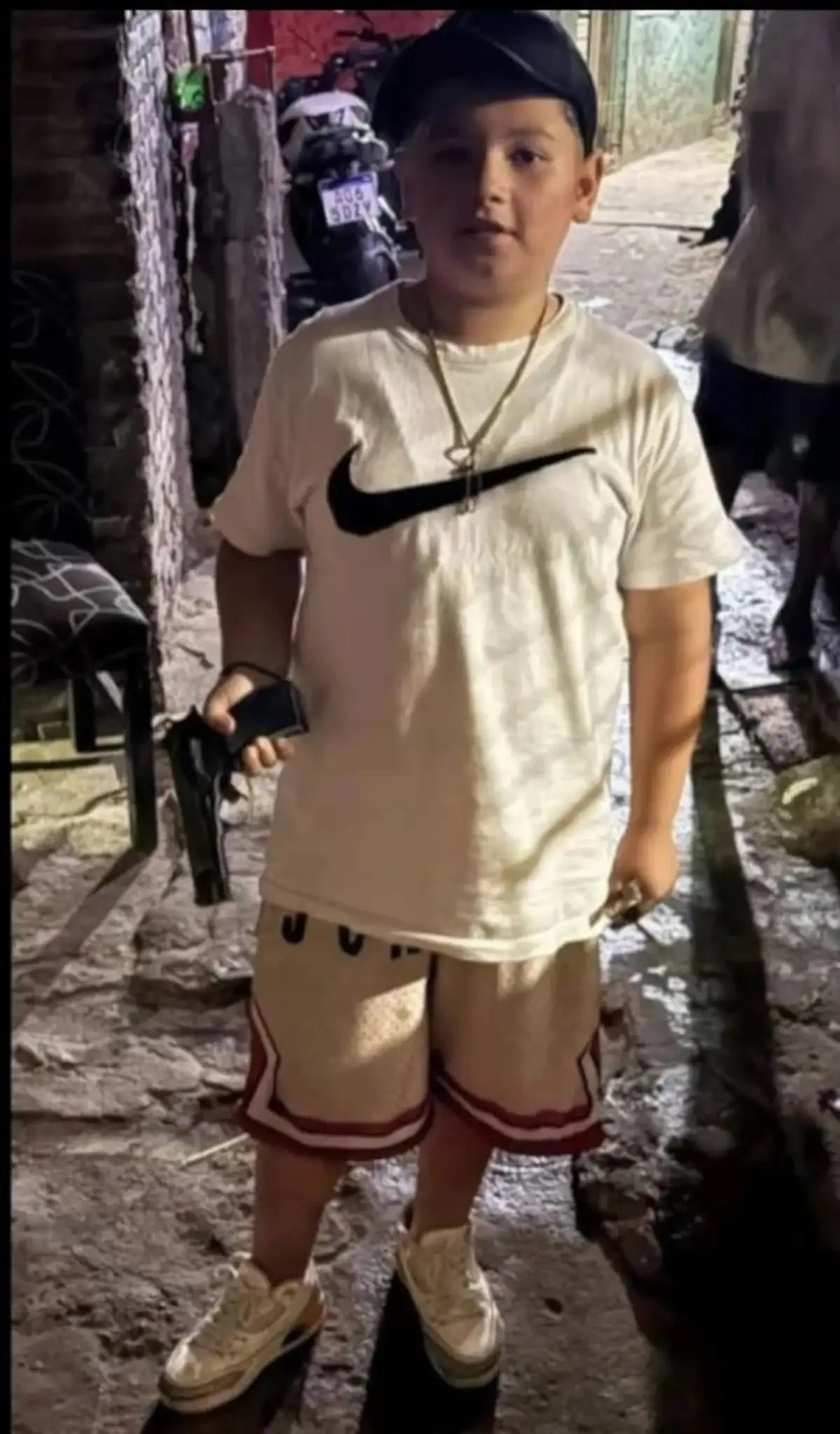 menor arma tres de febrero