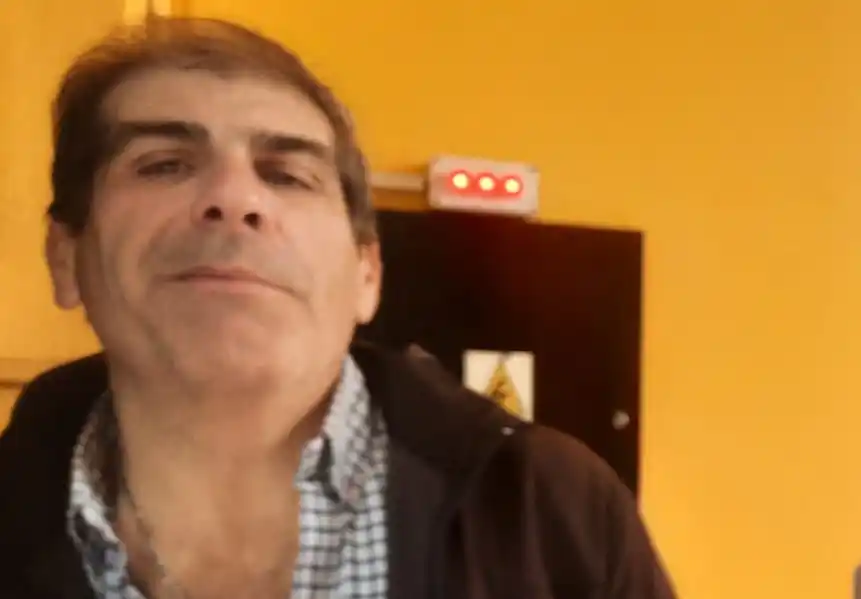 El concejal Mauro de Rosa, electo por La Libertad Avanza y ahora integrante del bloque Acuerdo Vecinal.