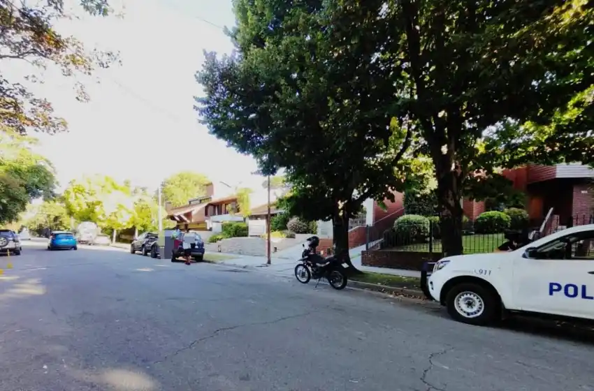 Quiso estacionar y embistió a un motociclista