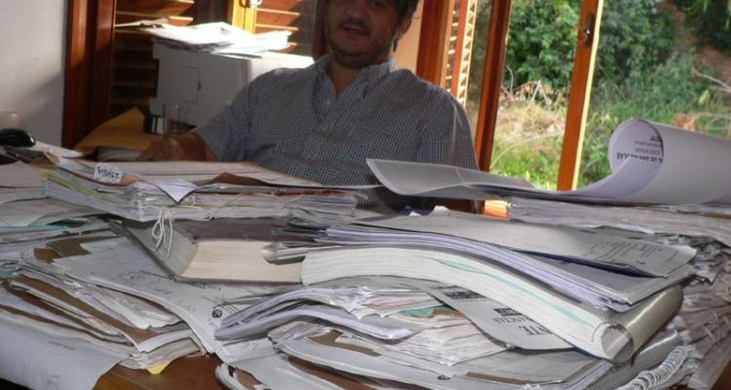 Manso quedó a cargo de “tres metros de causas” de las Fiscalías de San Pedro y Baradero