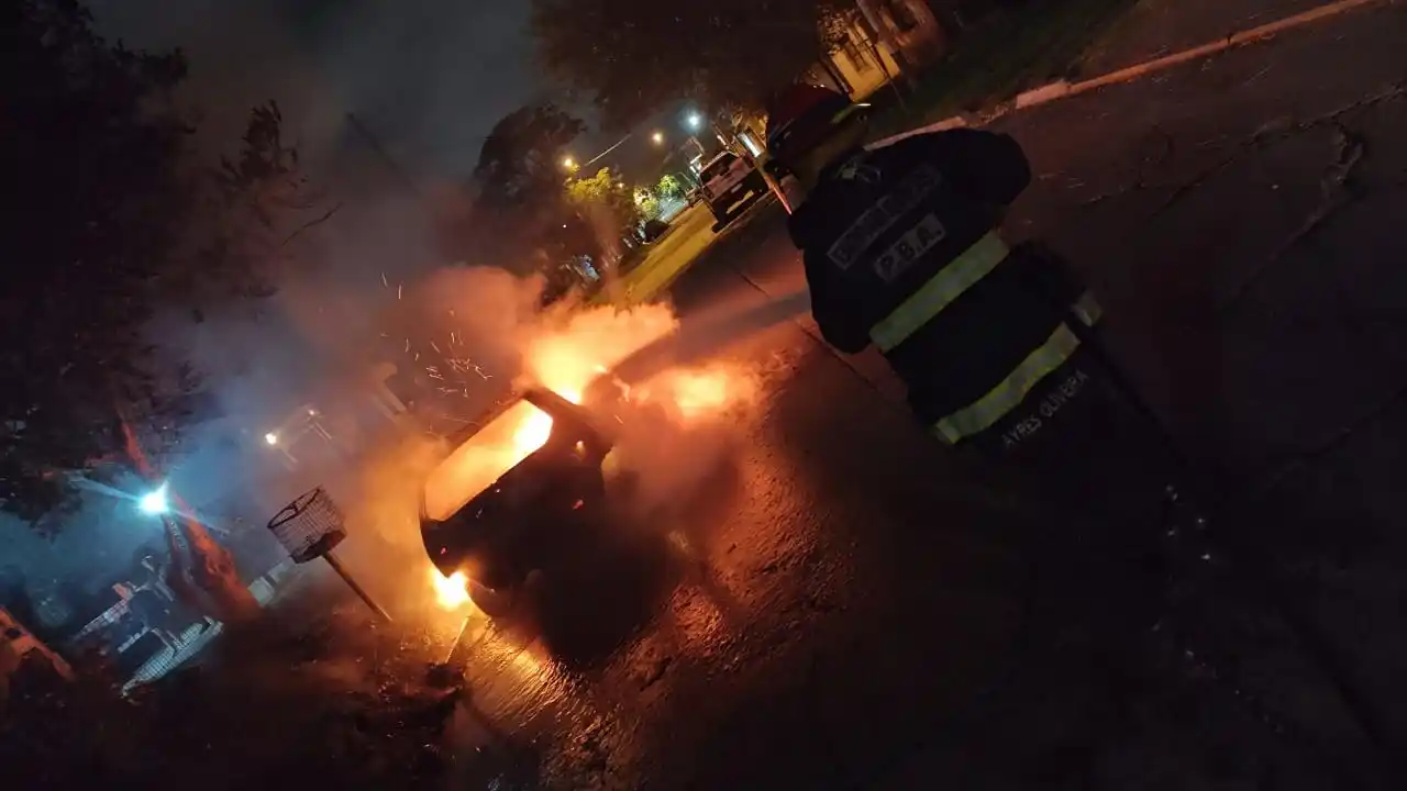 El siniestro involucró un automóvil Renault Clio con equipo de GNC