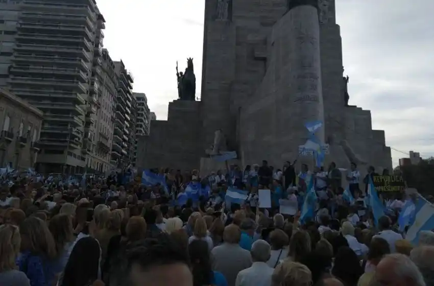 La «Marcha del Millón» llegó al Monumento