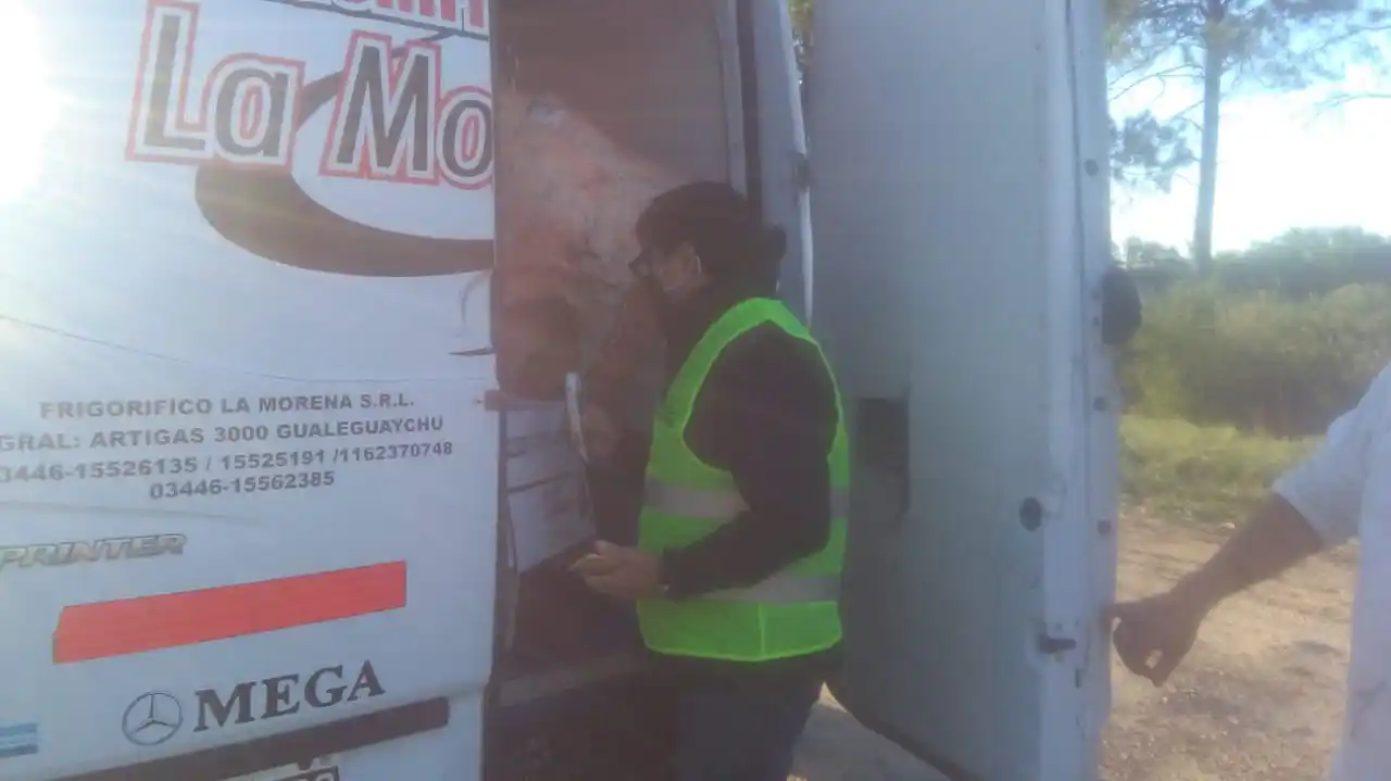 Inspeccionan unidades de transportes de alimentos