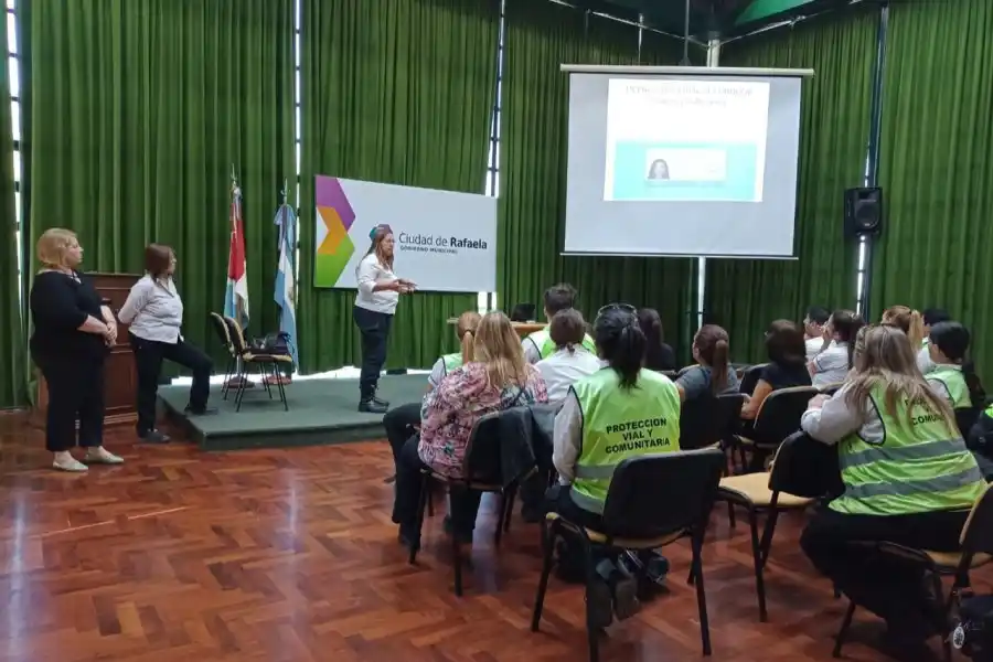 El personal de Protección Vial y Comunitaria continúa capacitándose
