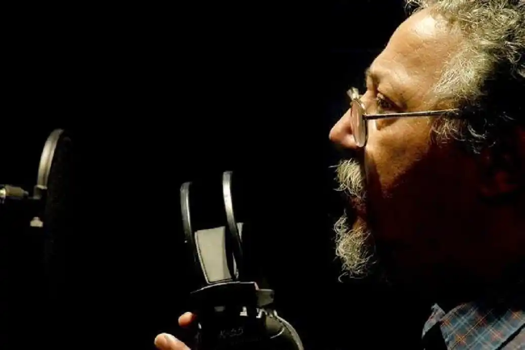 El cantante local David Fernández presenta su disco "Mientras yo cante"