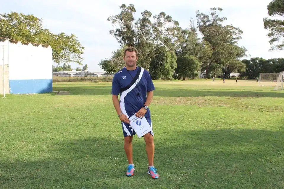 Alvarado probará jugadores