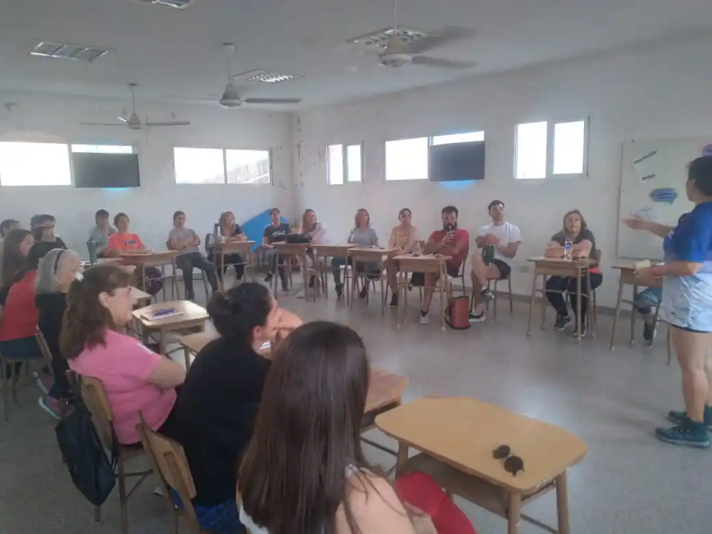 Taller “Cómo acompañar a jóvenes en la gestión de sus emociones”