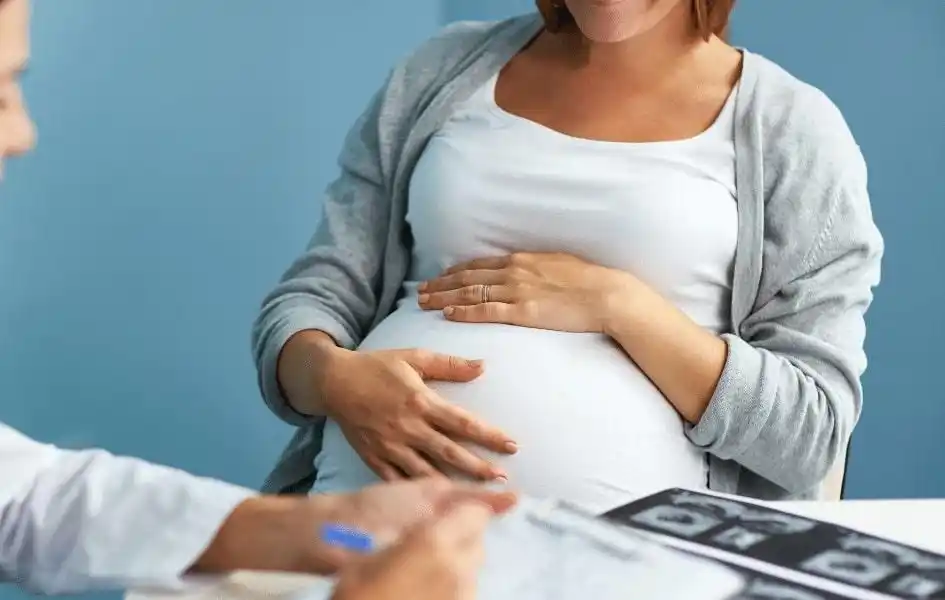 El DNU modificó la licencia por maternidad: los detalles