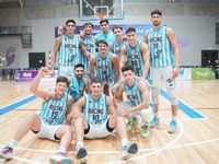 Con protagonismo de Yarza, Racing da pelea en lo alto