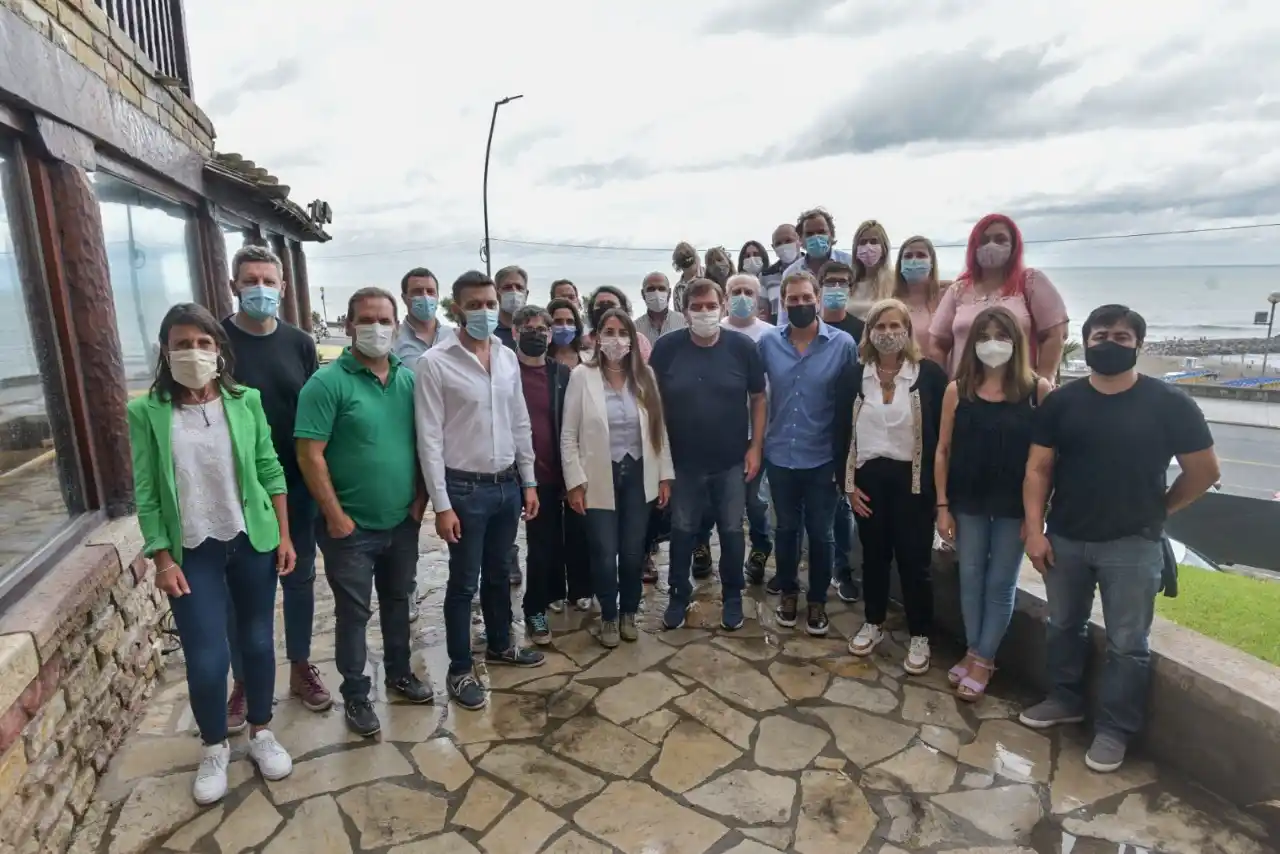 Santilli y Montenegro, junto a concejales y legisladores de la Quinta Sección