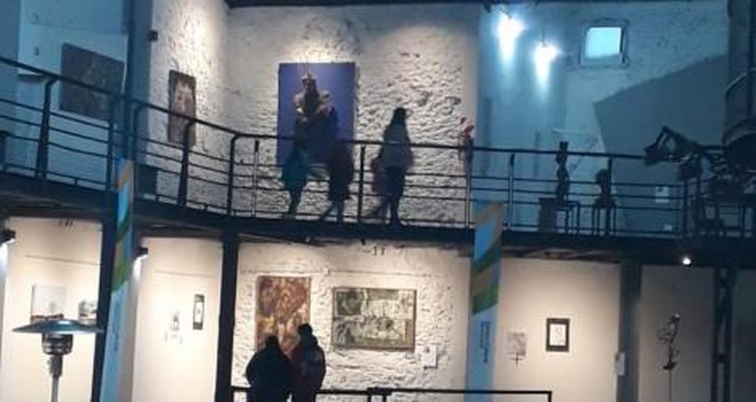 Vicente Scoccimarra inaugura una exposición de fotos en el CC Abelardo Castillo