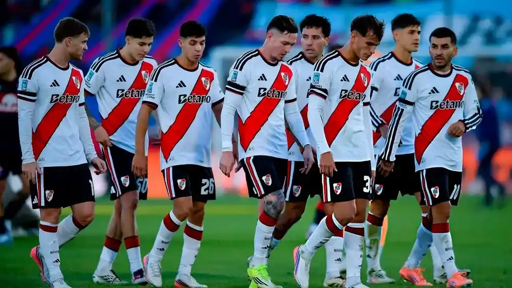 River suma figuras millonarias pero no levanta cabeza