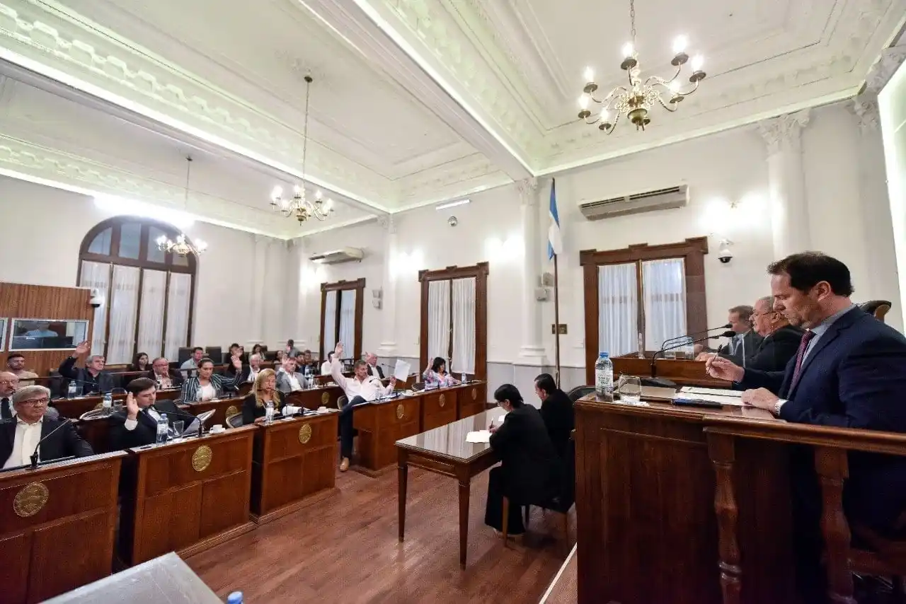 El Senado aprobó el arancelamiento del sistema de salud público provincial