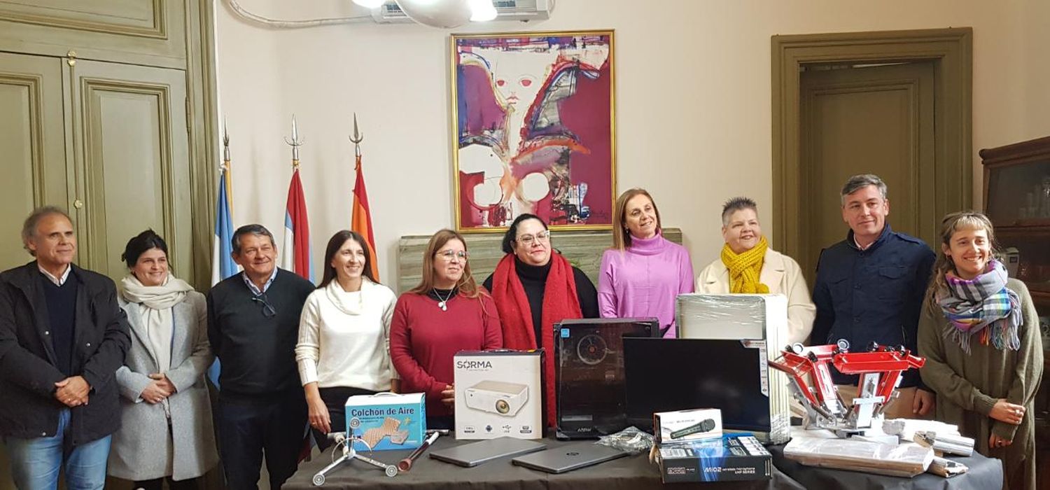 PRESENTARON EL PROYECTO EDUCATIVO Y DE FORMACIÓN “CREANDO OPORTUNIDADES”