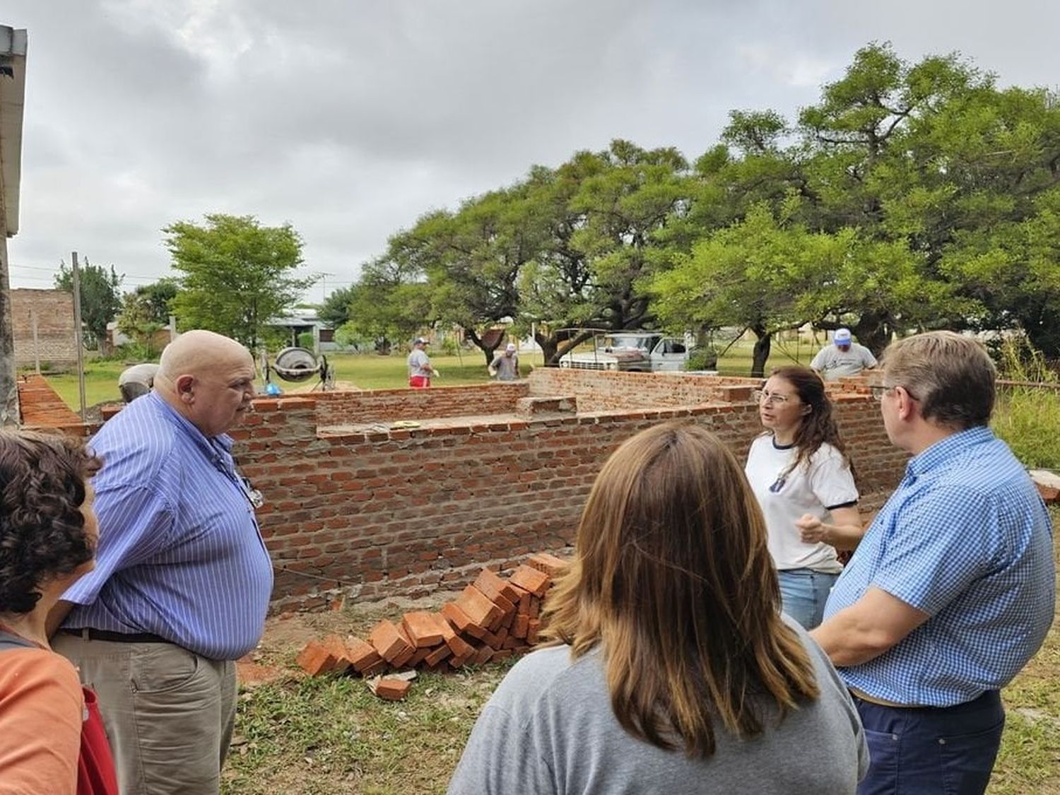 El senador Borla anunció la construcción de más aulas
