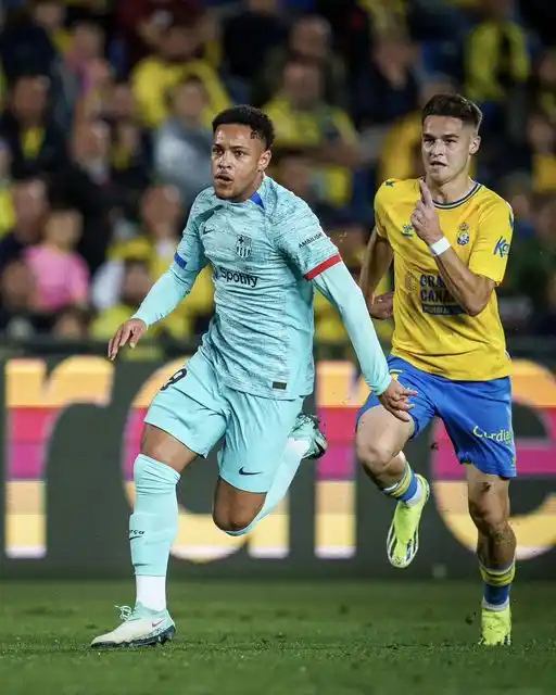 Barcelona lo ganó en el descuento y es tercero