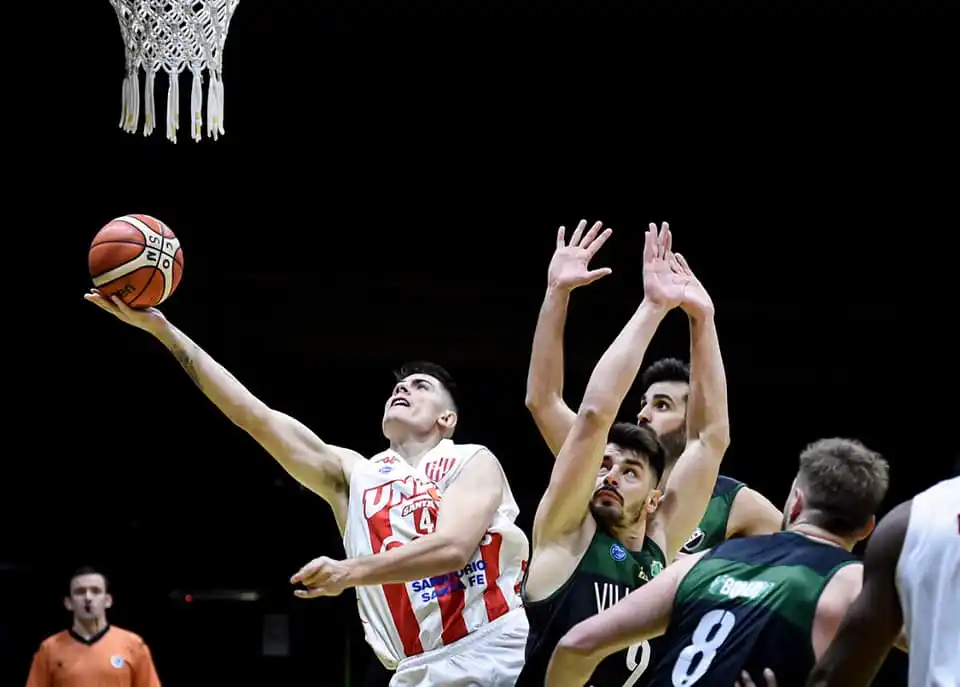 Liga Argentina: con Franco Amigo, Villa Mitre volvió a caer ante Unión de Santa Fe y no tiene margen de error